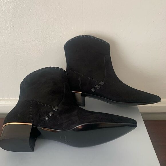 Bruno Magli Marlene soft top grain suede leather whipstitch ankle bootie Sz 6M - Picture 2 of 12